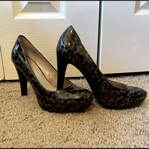 Animal Print (Snow Leopard) Franco Sarto Platform Heels - Picture 1 of 7